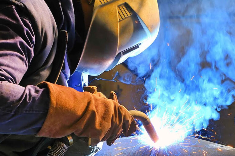 Máquinas de solda MIG/MAG para aluguel: Eficiência e Facilidade de Uso